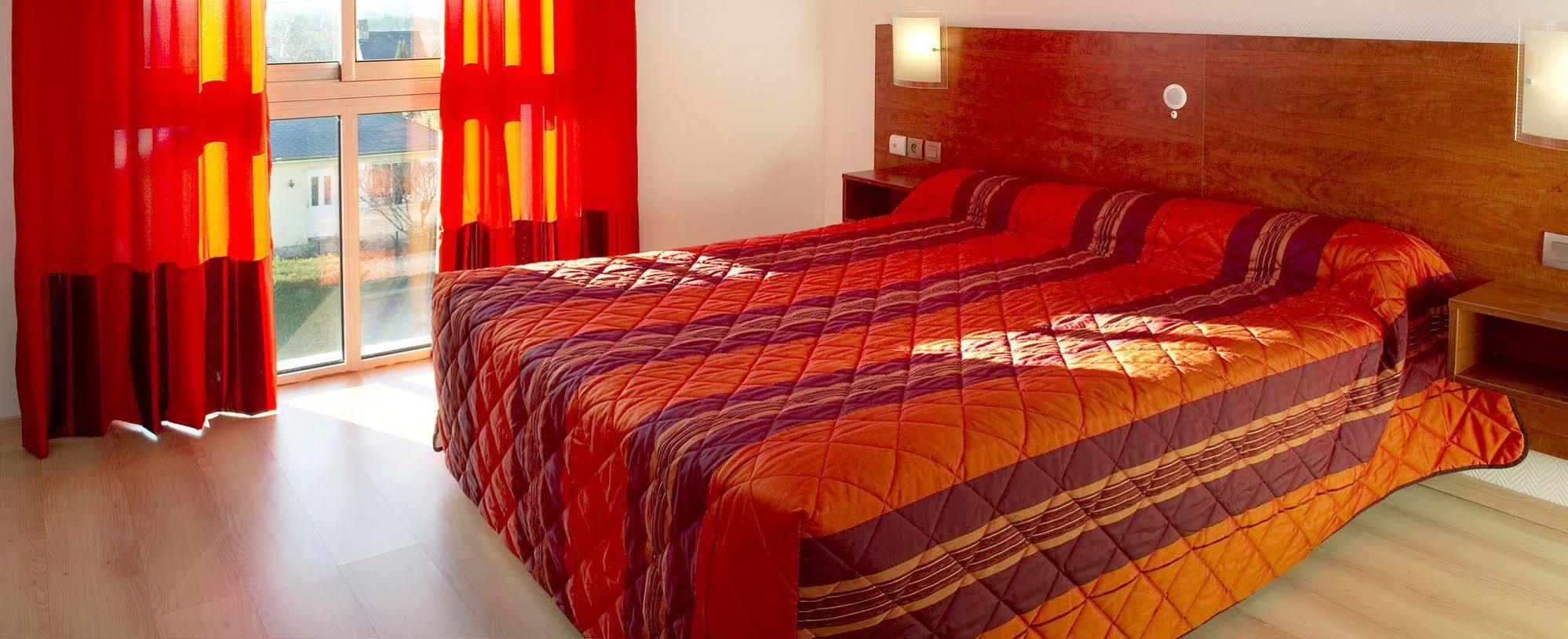 Olemps Hotel Les Peyrieres מראה חיצוני תמונה